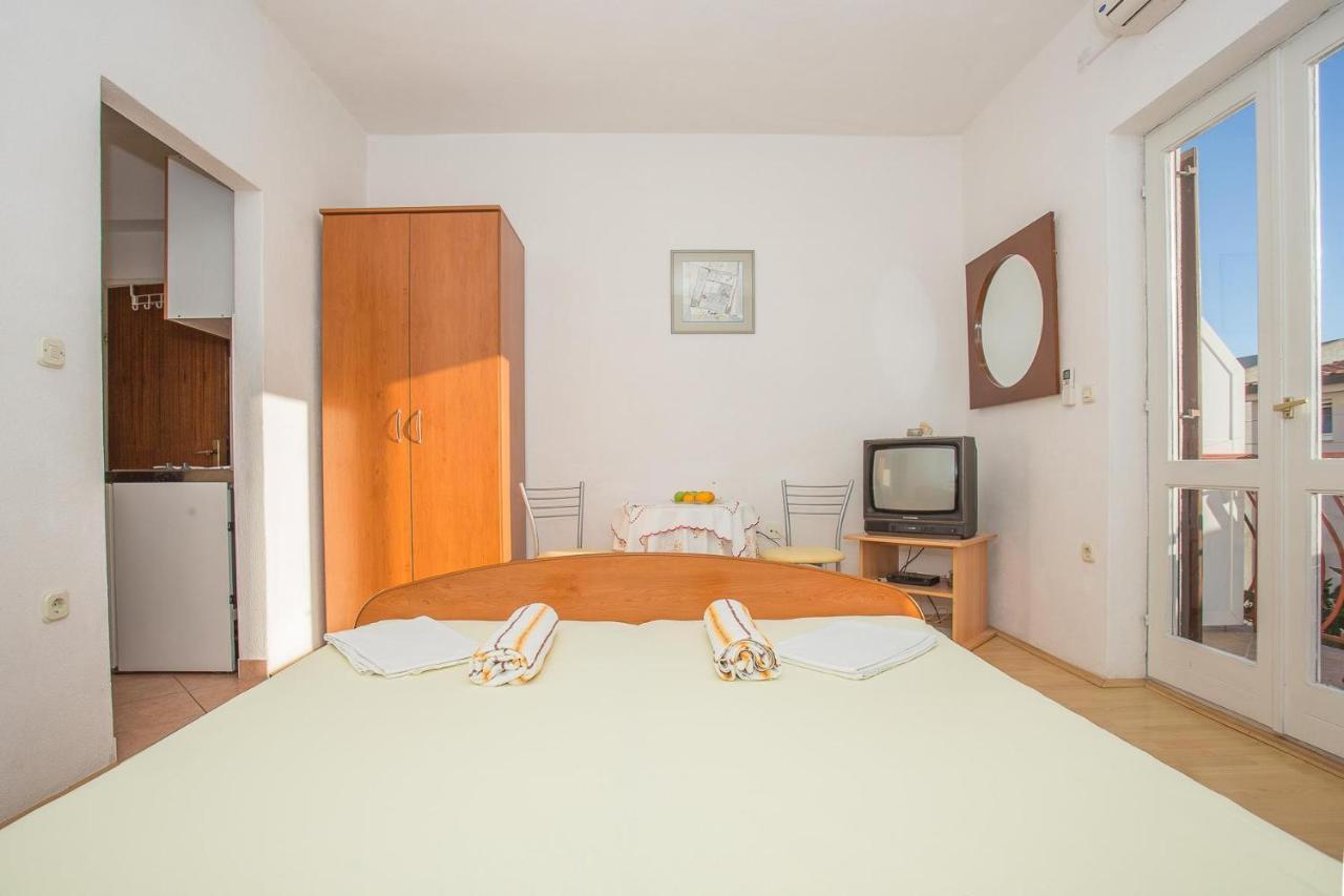 Apartments Nuic 748 Макарска Экстерьер фото